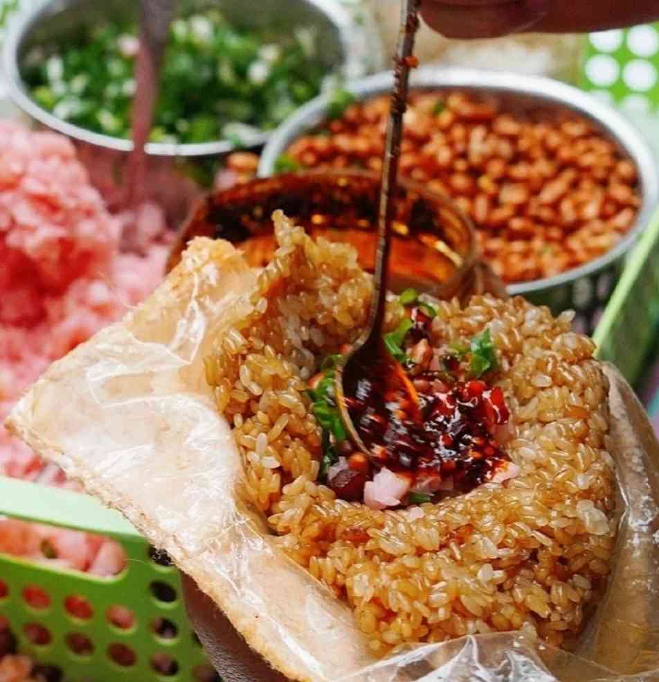 地铁口3块一个的饭团，早高峰2小时能卖几个？