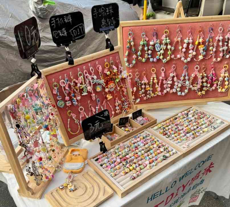 15块1个的串珠发夹,学校门口为啥小姑娘抢着买?
